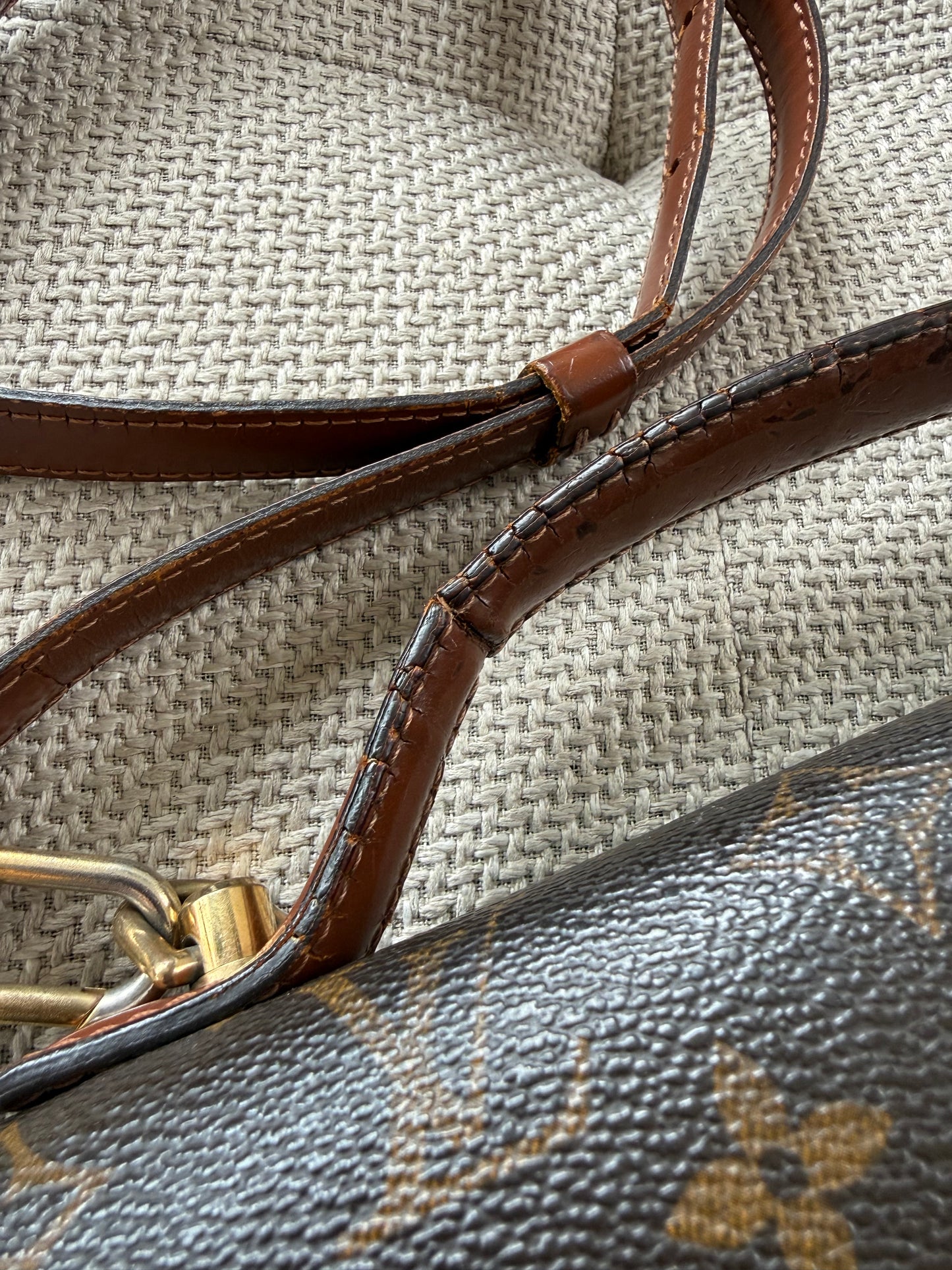 Louis Vuitton Monceau 28