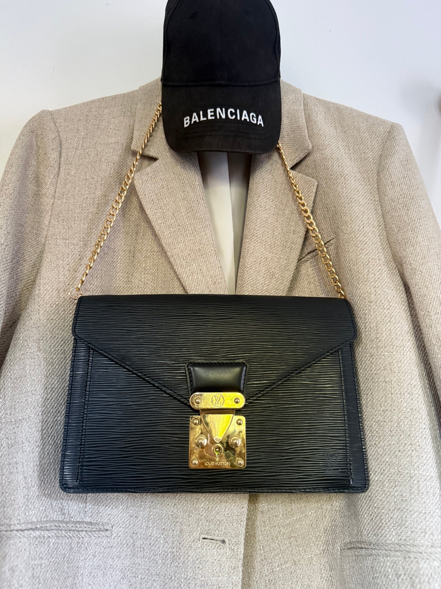 Louis Vuitton Epi Dragonne wrist/shoulder bag