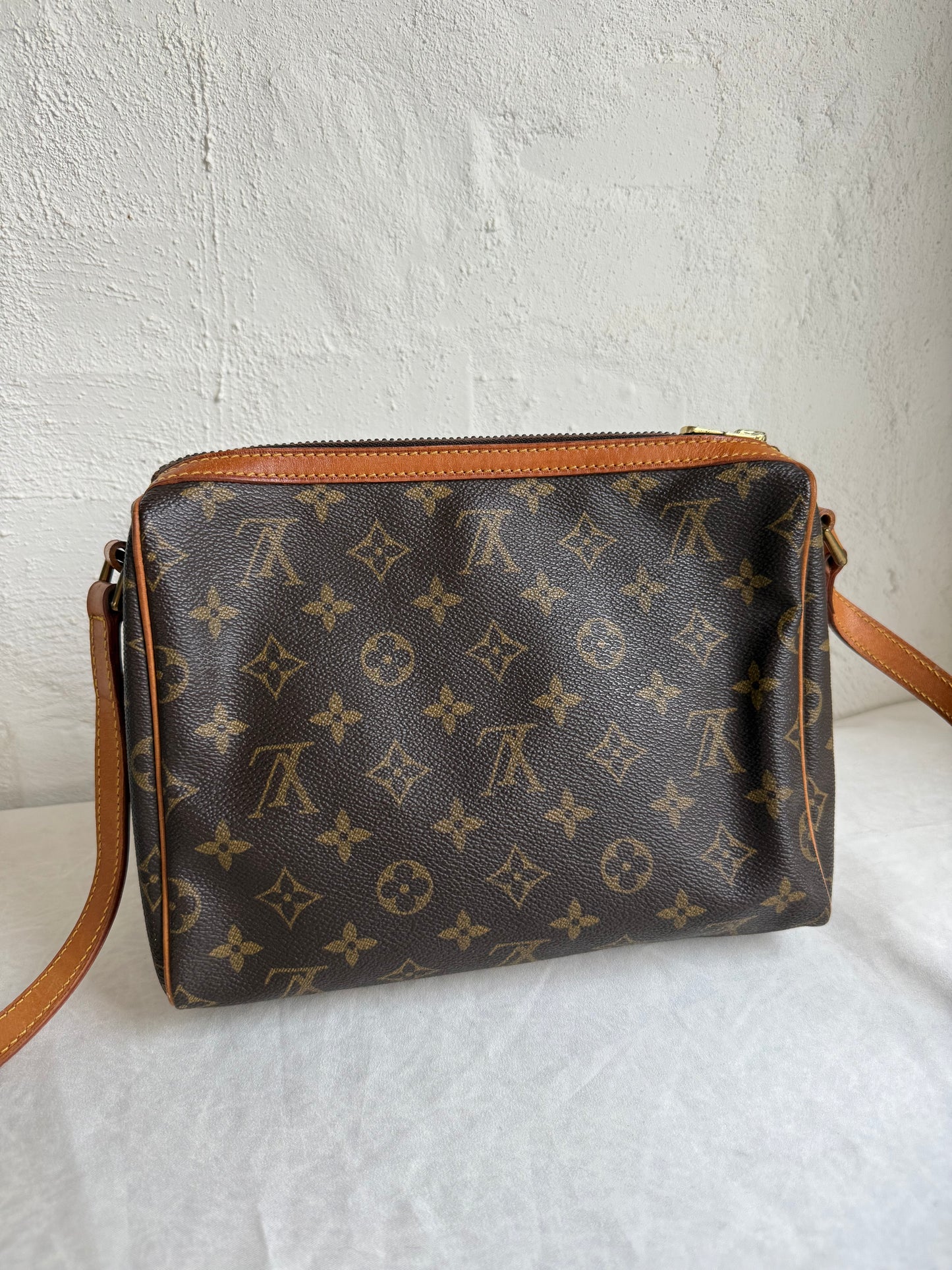 Louis Vuitton Tulle Lee