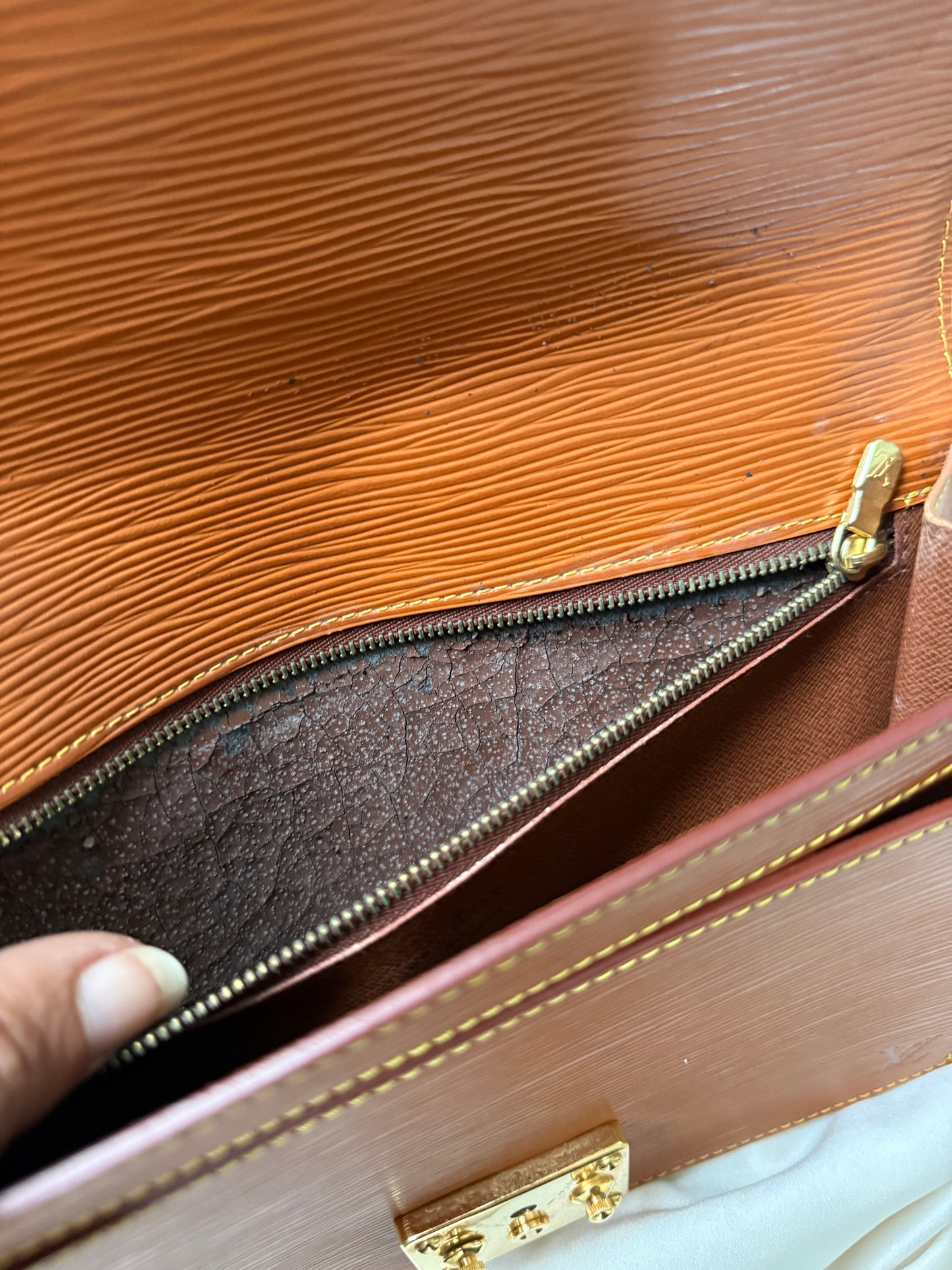 Louis Vuitton clutch/shoulderbag