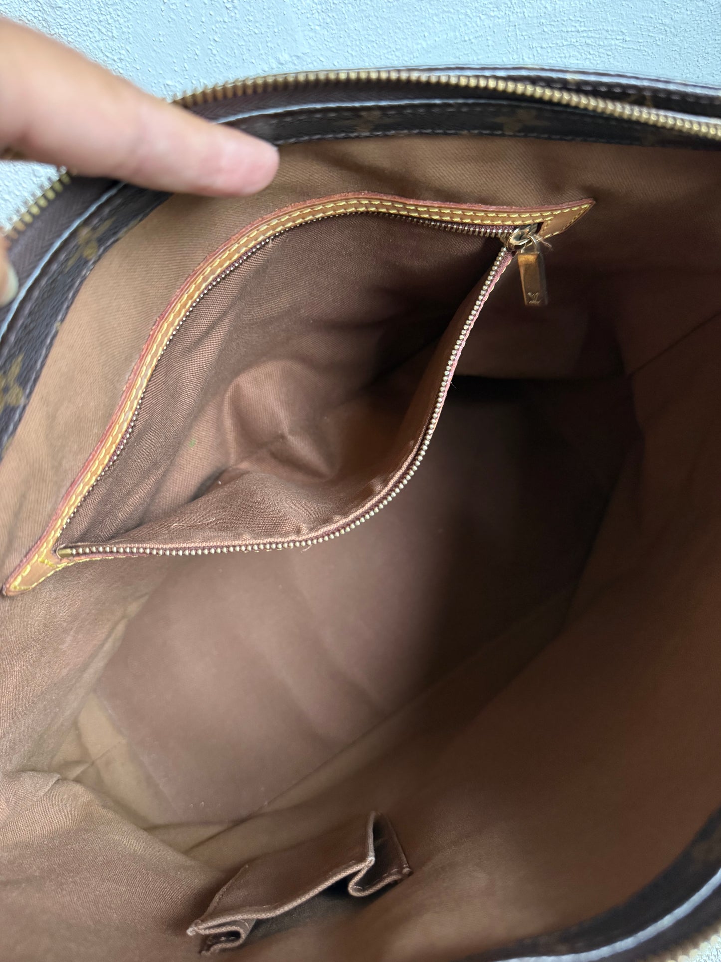 Louis Vuitton Cabas Mezzo