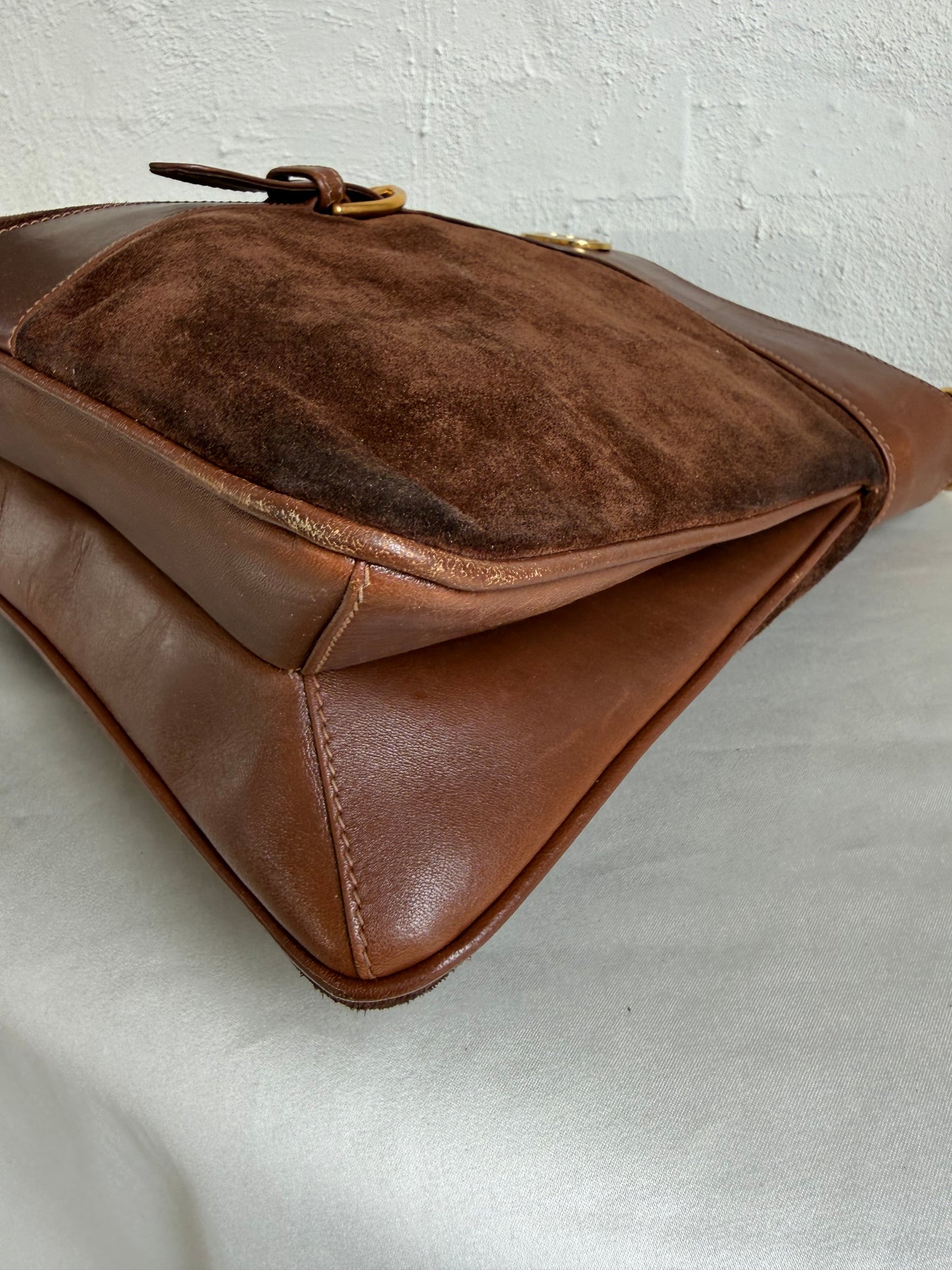 Gucci Suede Shoulder bag