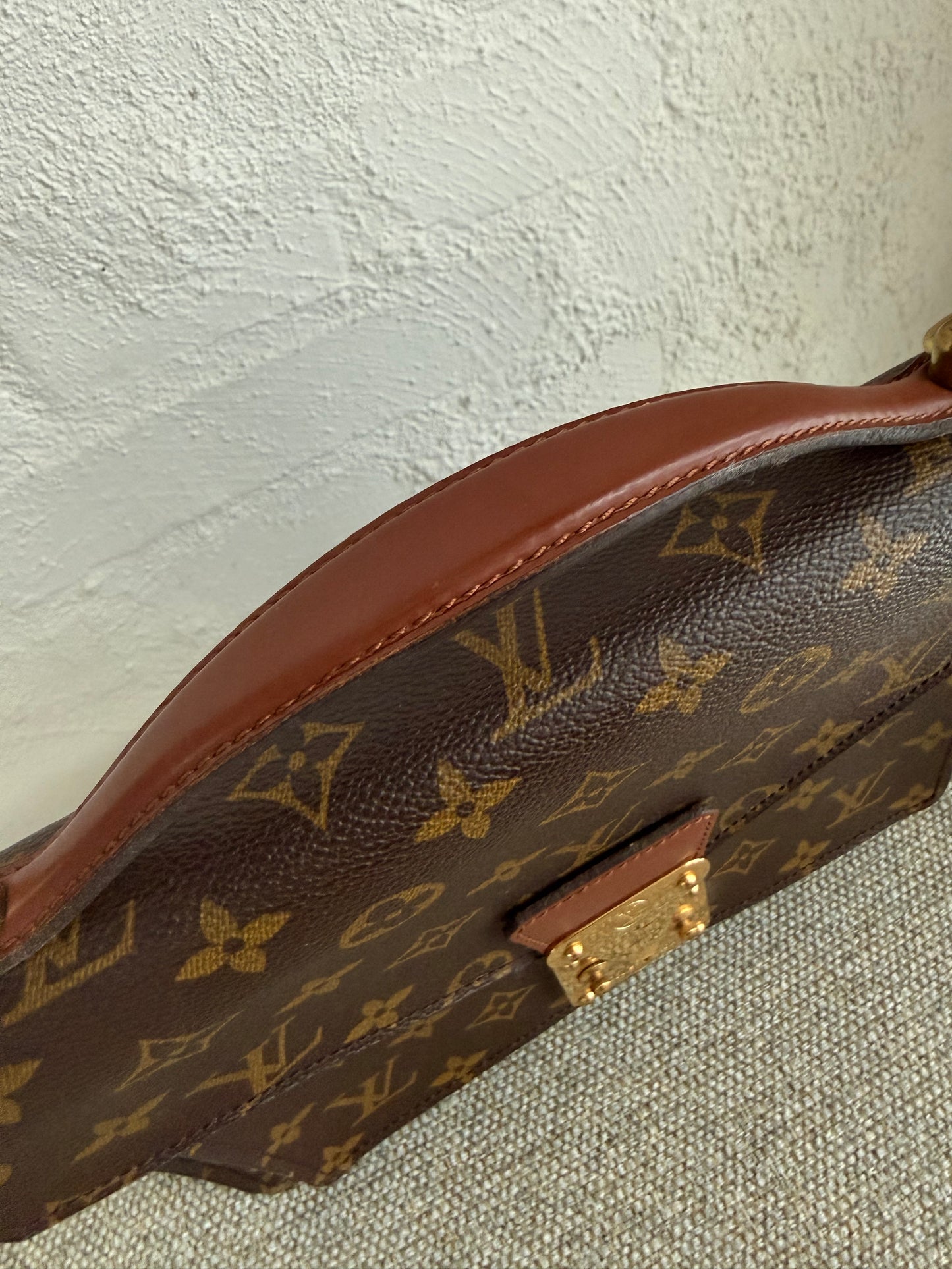 Louis Vuitton Monceau 26