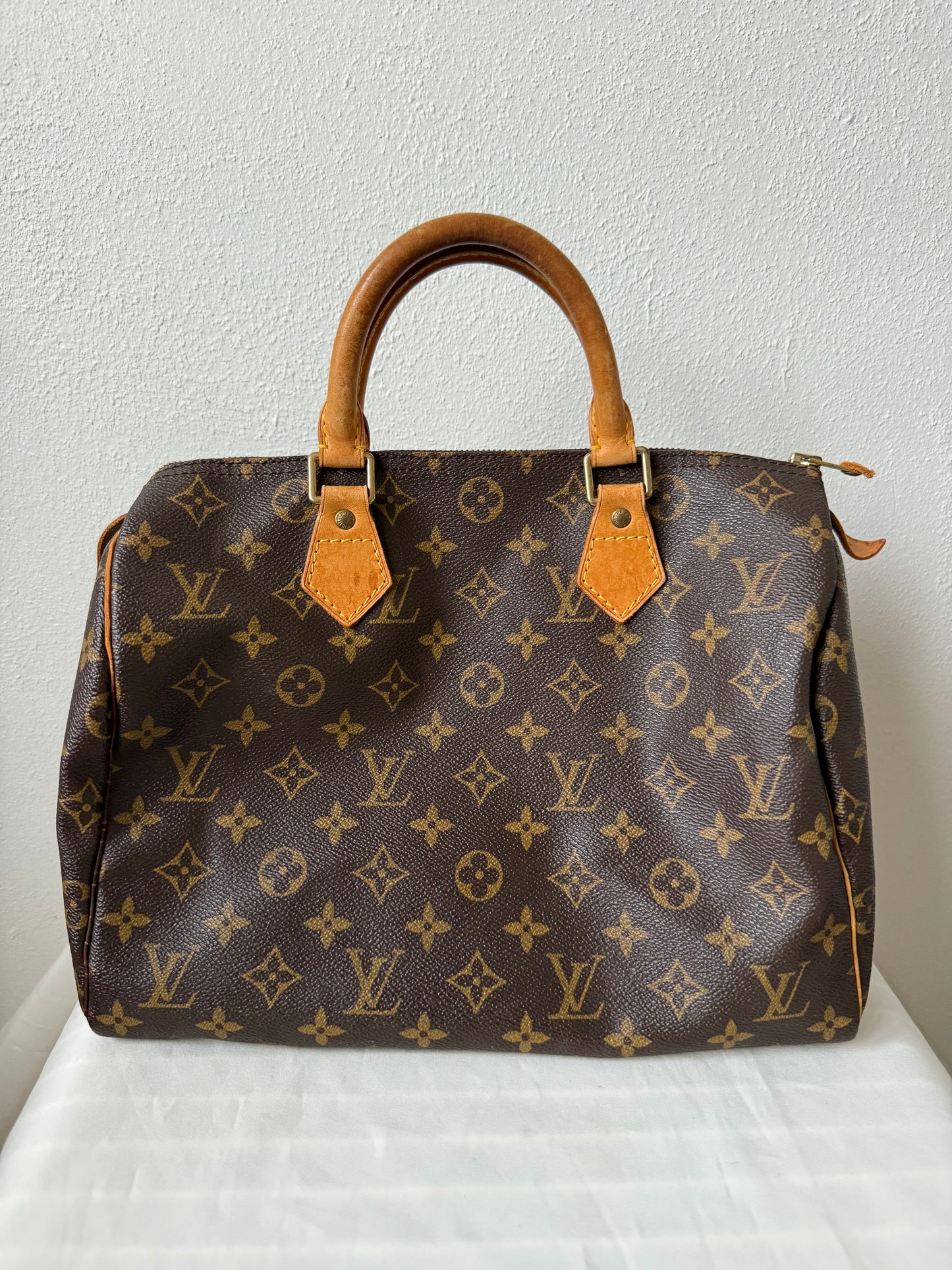 Louis Vuitton Speedy 30
