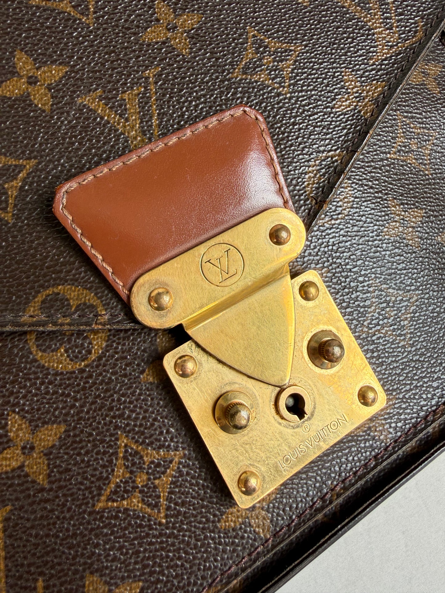 Louis Vuitton Monceau 28
