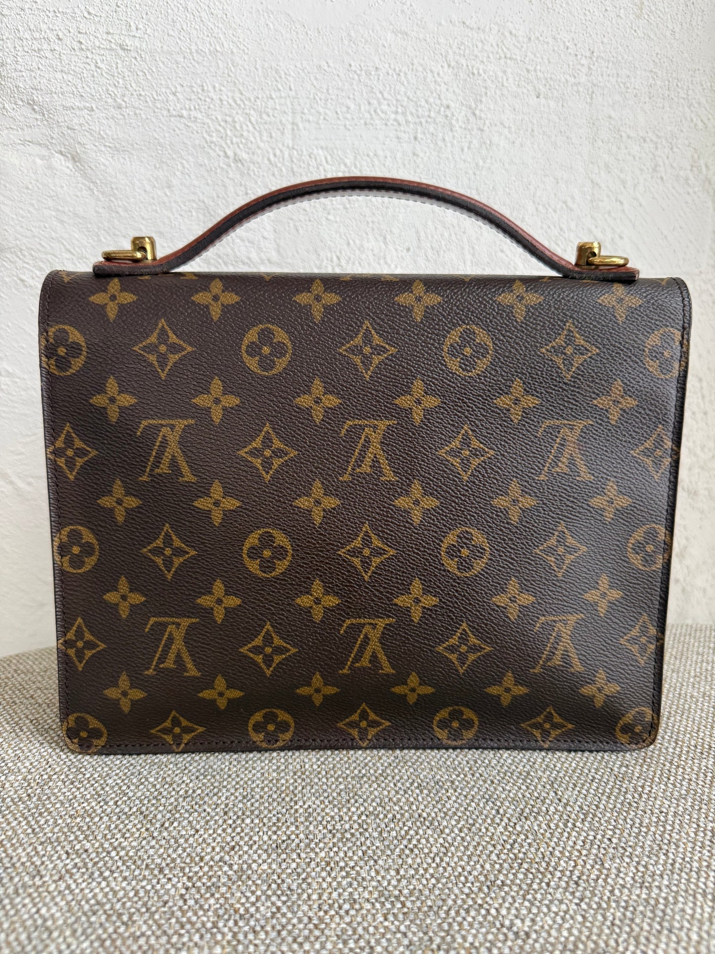 Louis Vuitton Monceau 26