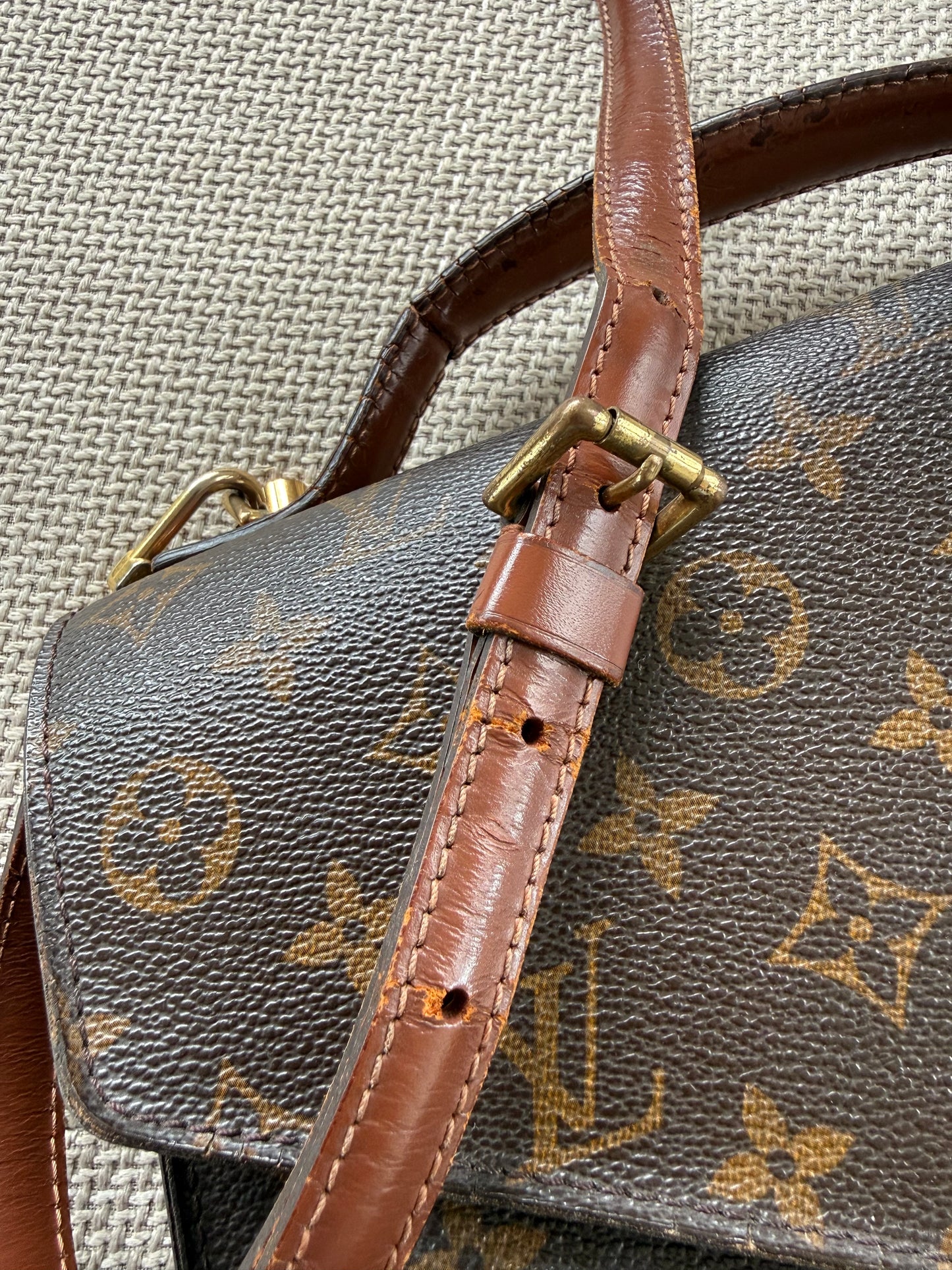 Louis Vuitton Monceau 28