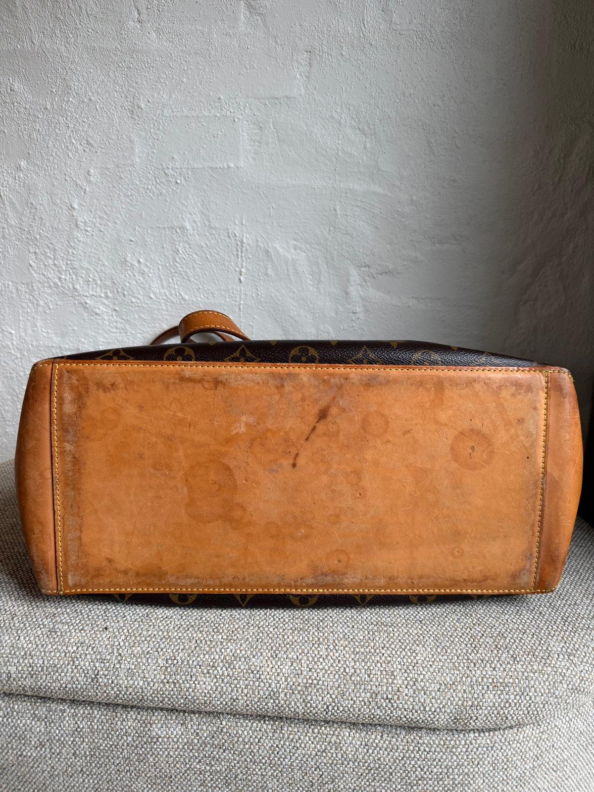 Louis Vuitton Cabas Mezzo