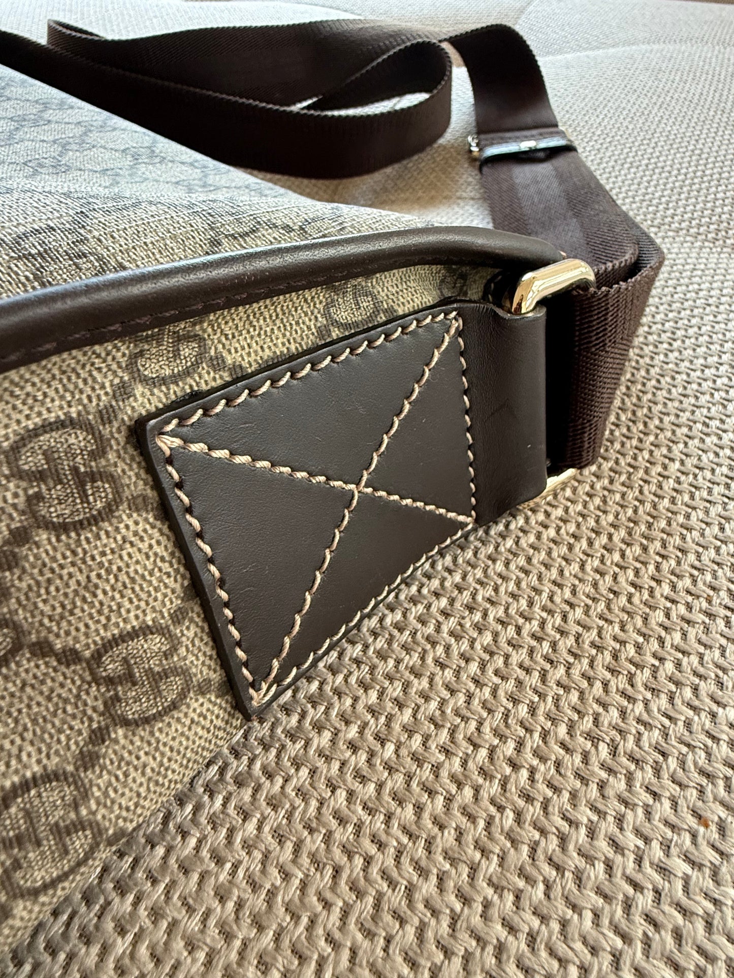 Gucci Messenger bag