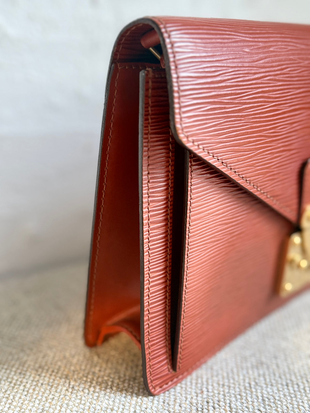 Louis Vuitton Dragonne Epi Clutch/crossbody bag
