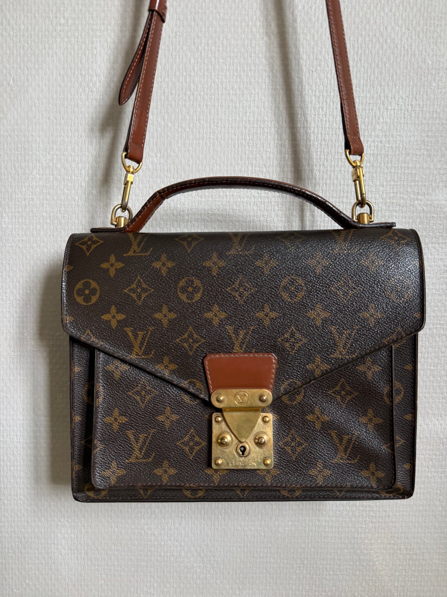 Louis Vuitton Monceau 28