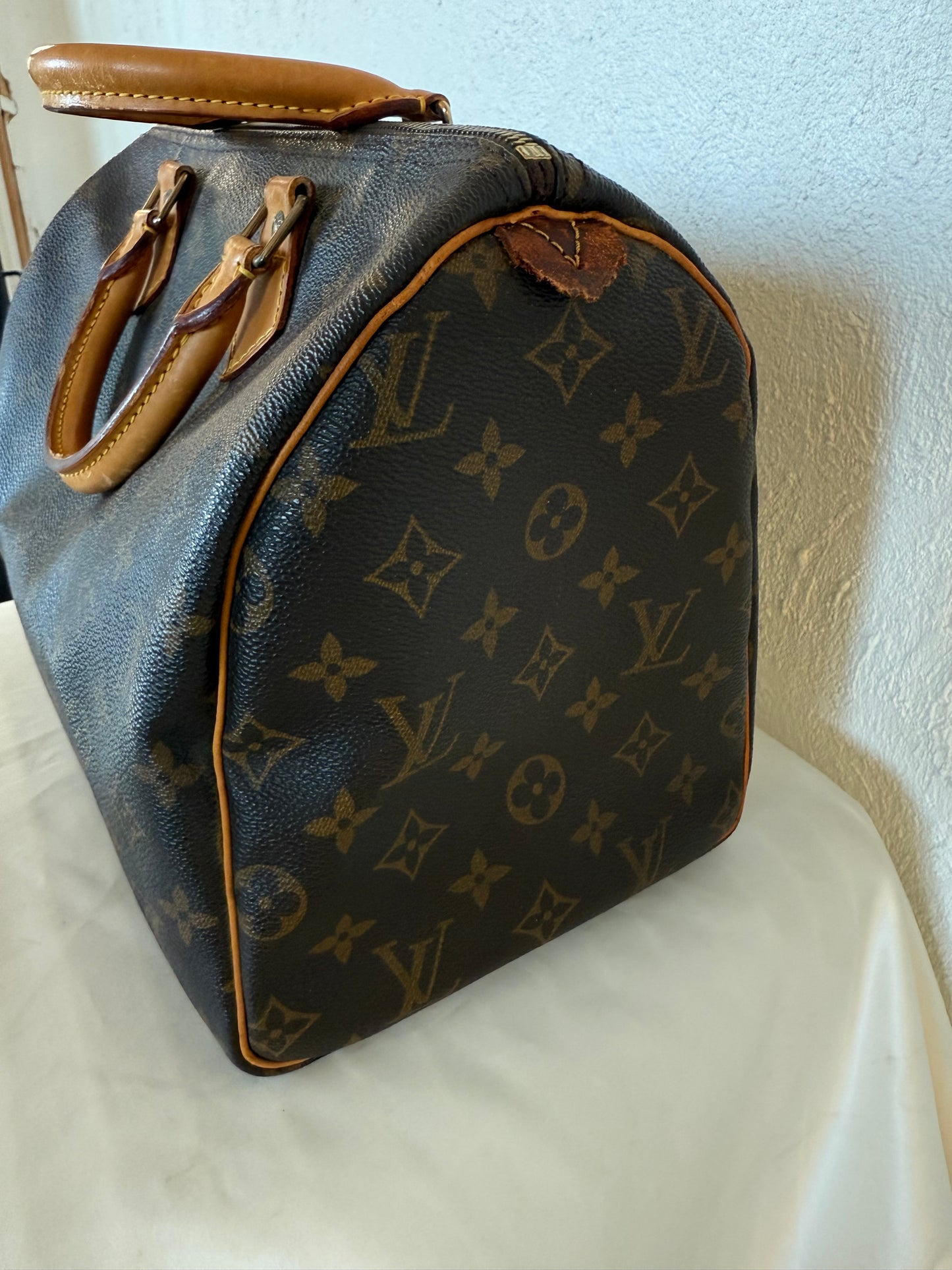 Louis Vuitton Speedy 30