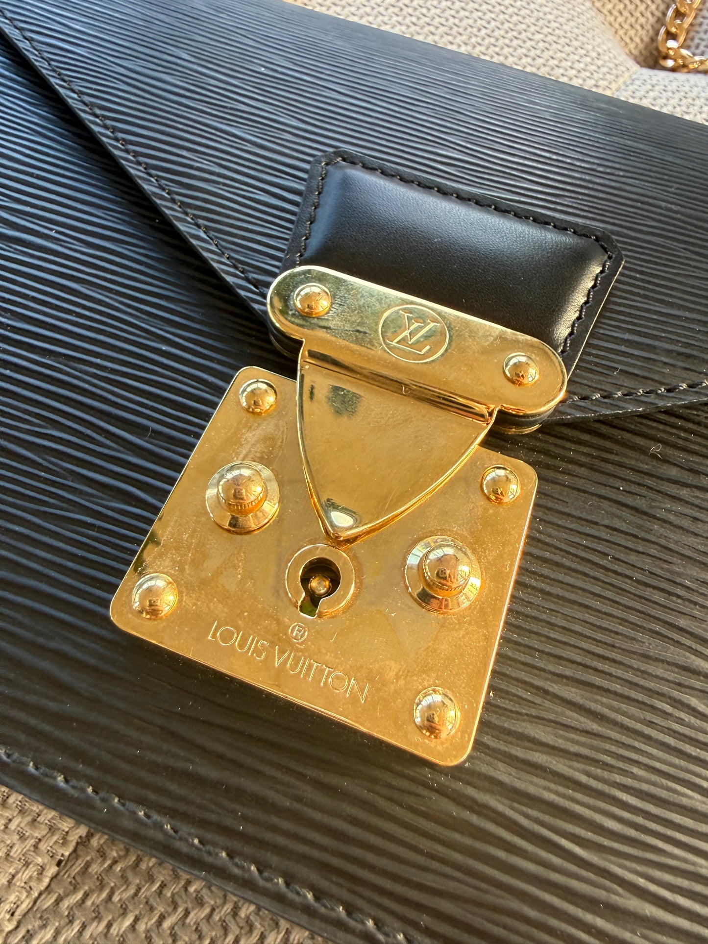Louis Vuitton Epi Dragonne wrist/shoulder bag