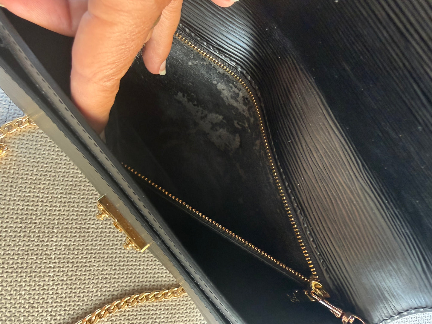 Louis Vuitton Epi Dragonne wrist/shoulder bag