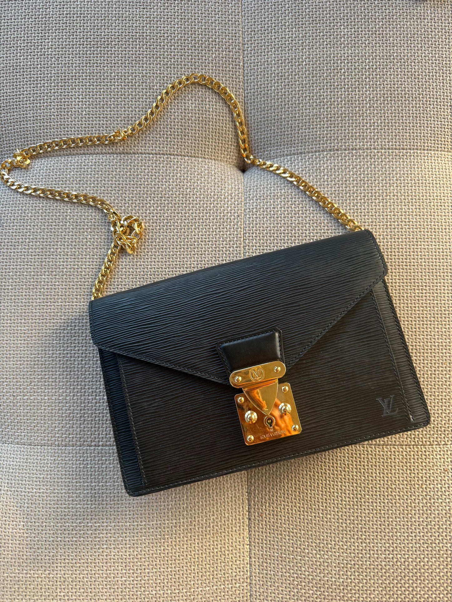 Louis Vuitton Epi Dragonne wrist/shoulder bag