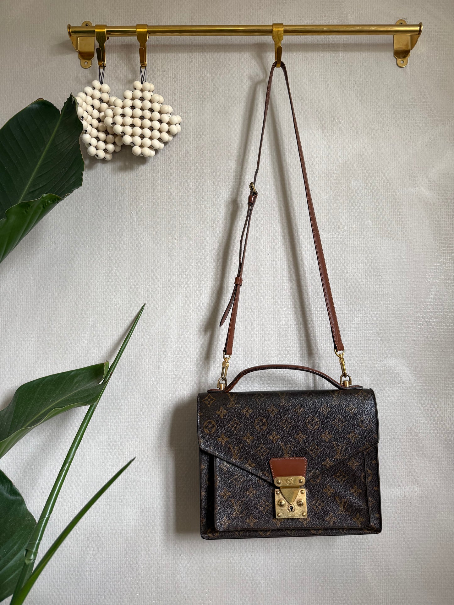 Louis Vuitton Monceau 28