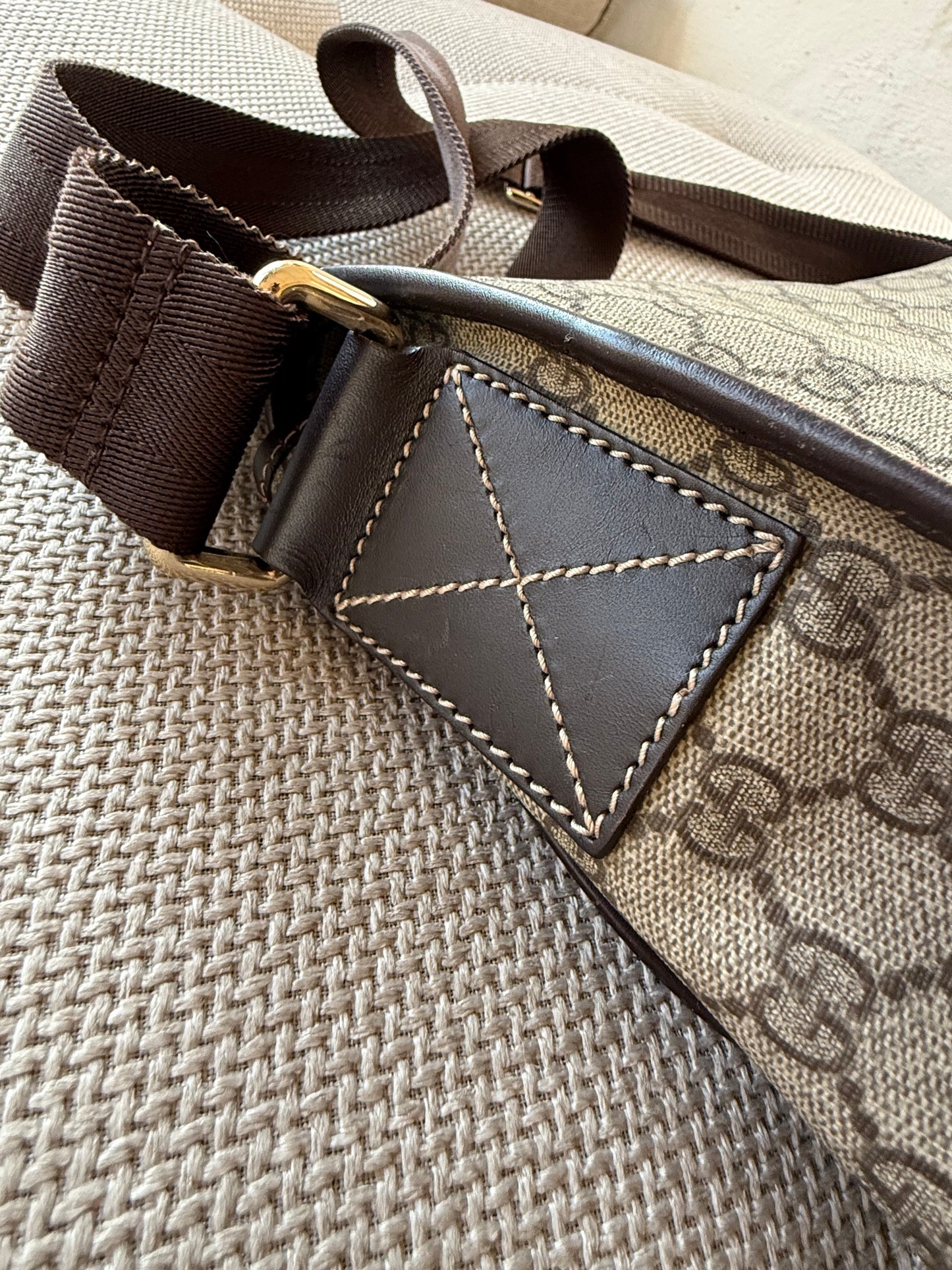 Gucci Messenger bag