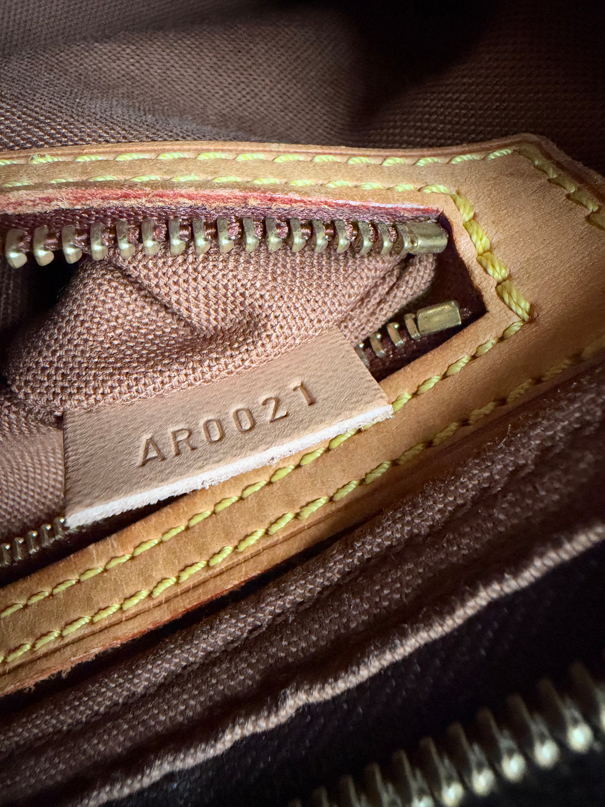 Louis Vuitton Trotteur Crossbody