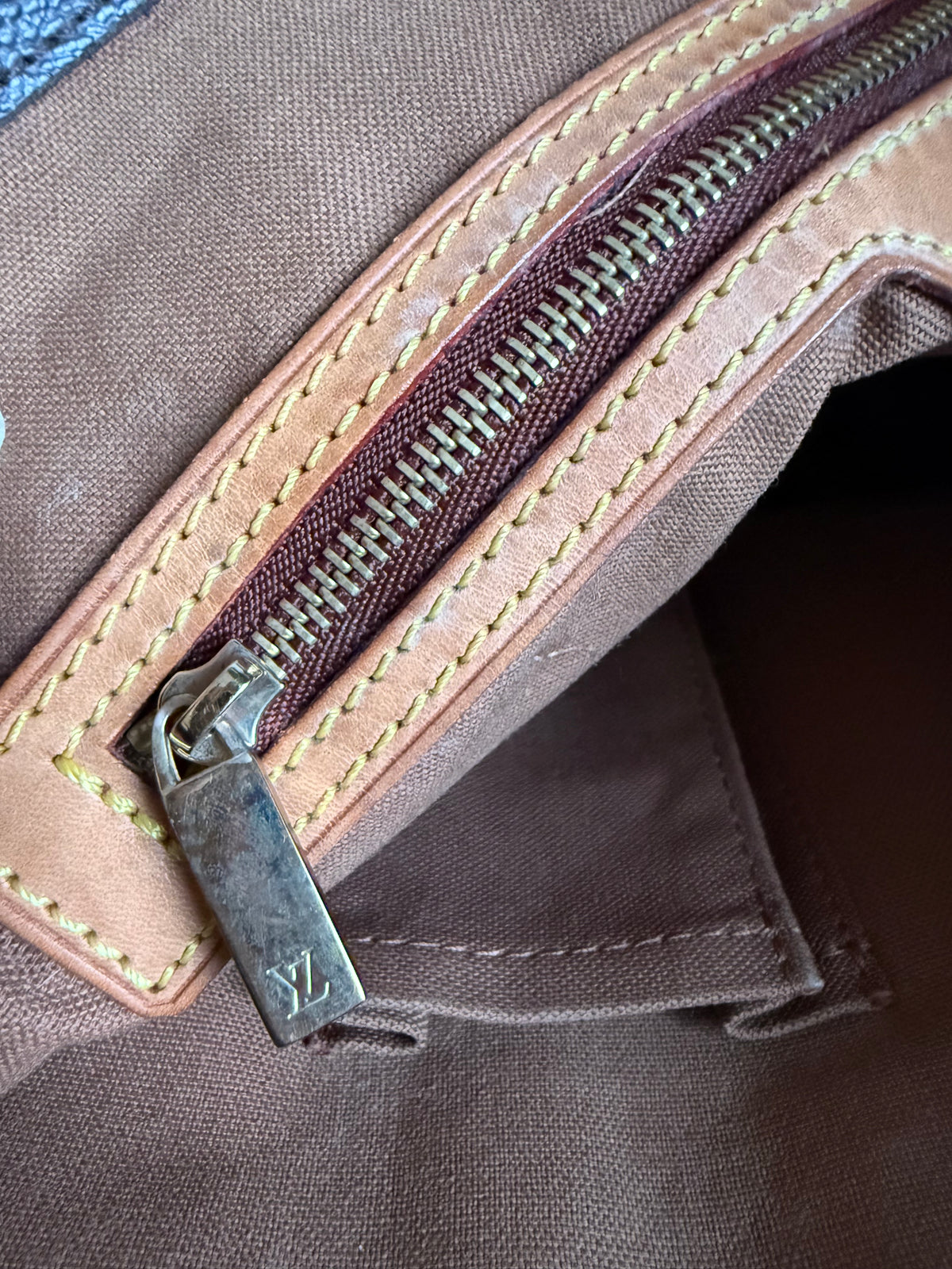 Louis Vuitton Cabas Mezzo