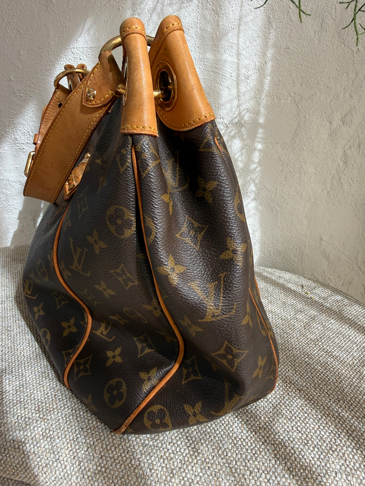 Louis Vuitton Galliera PM