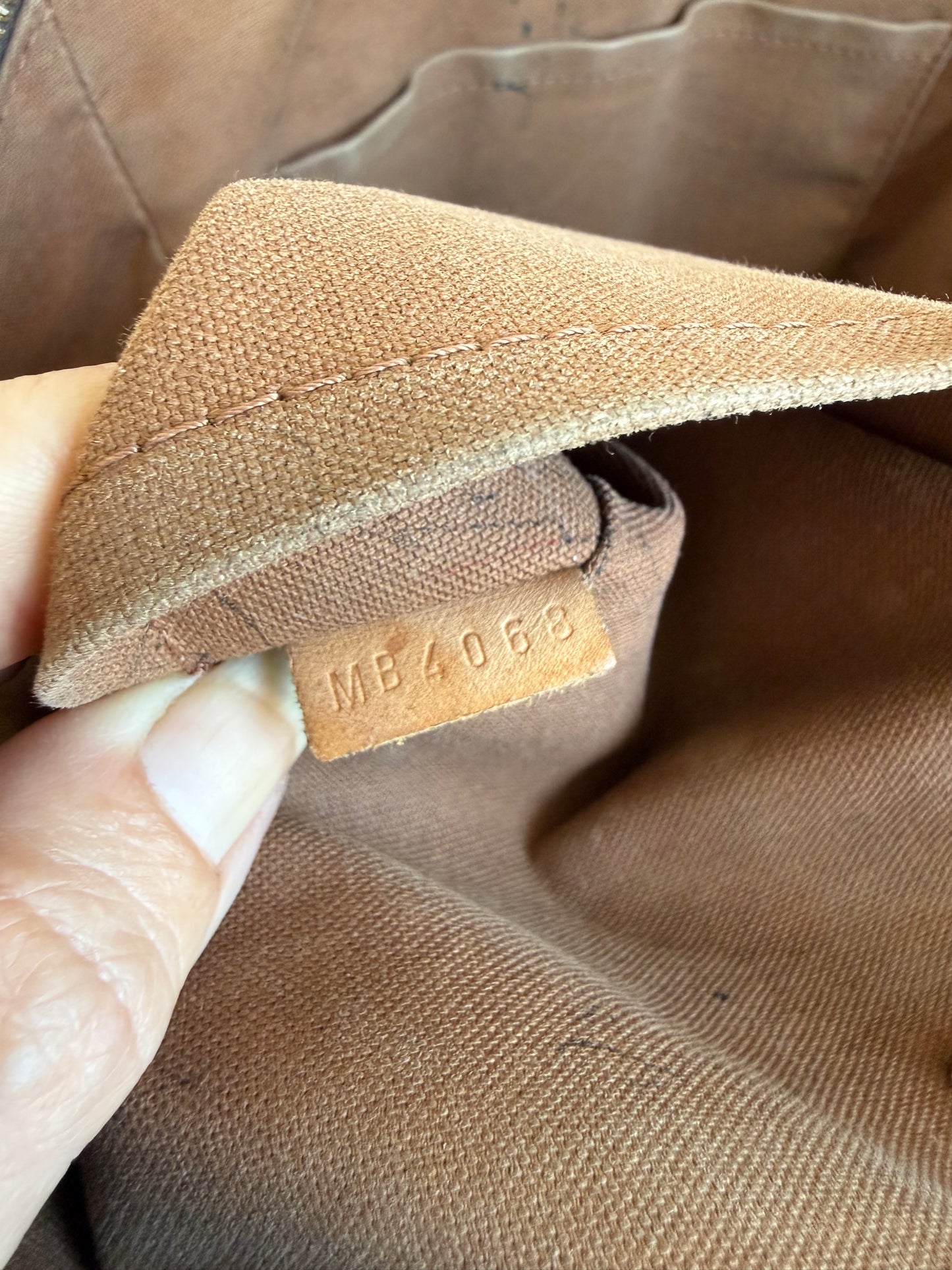 Louis Vuitton Tivoli GM