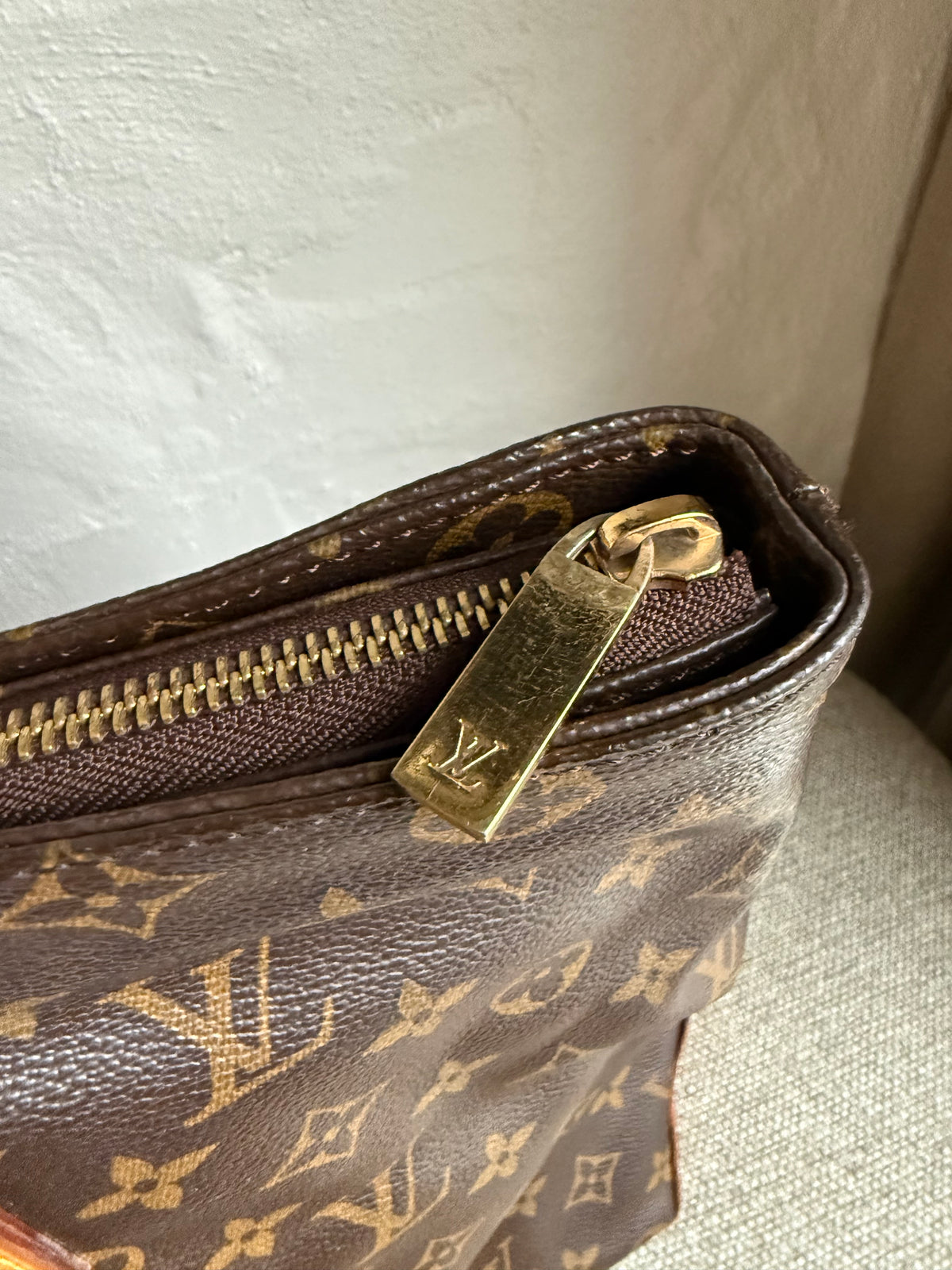 Louis Vuitton Cabas Mezzo
