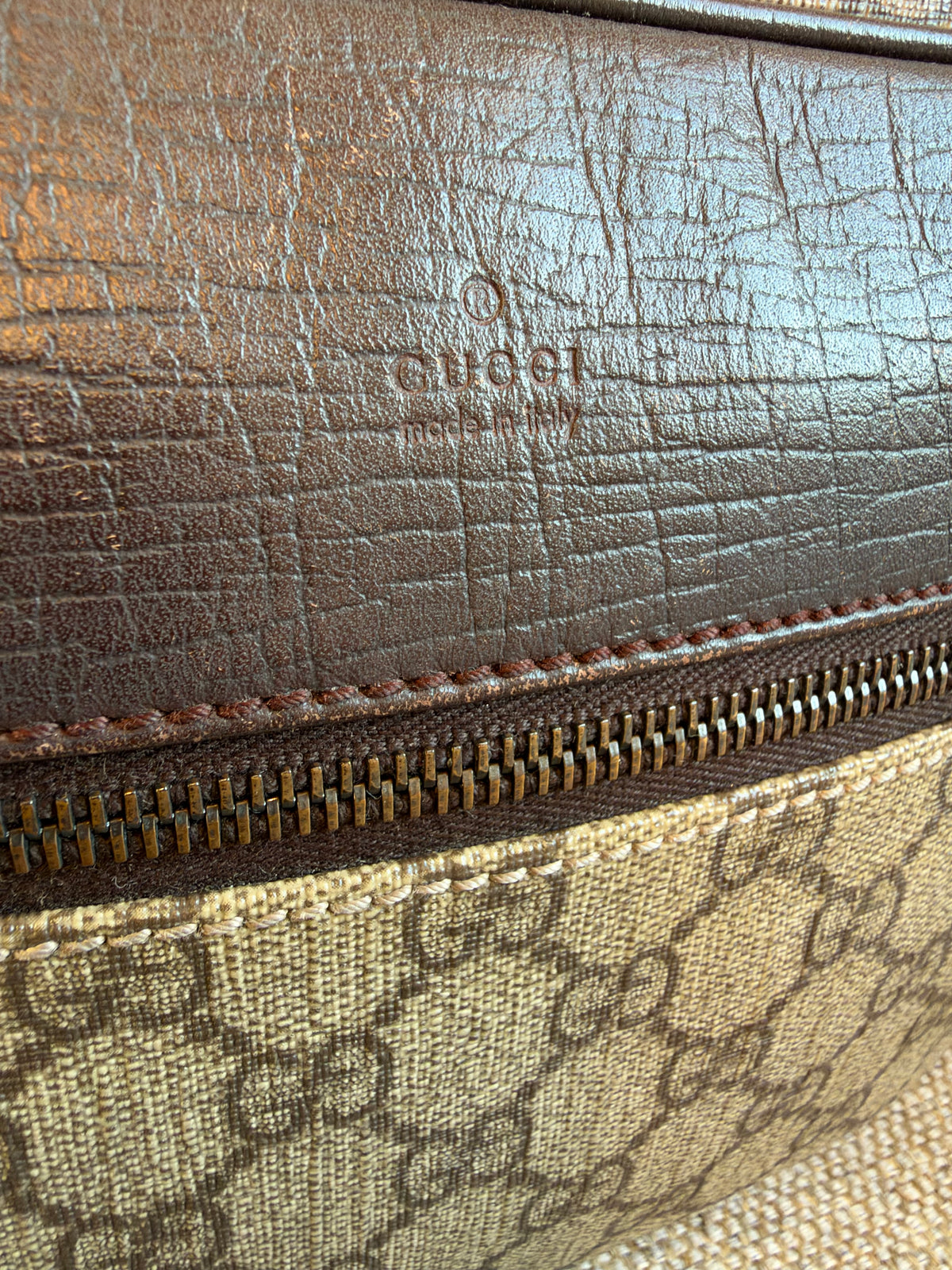 Gucci Messenger bag