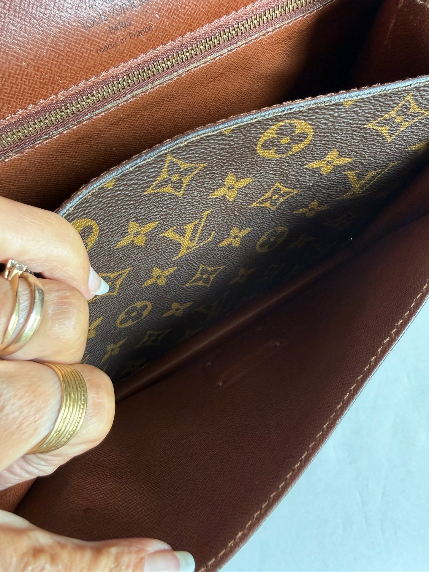 Louis Vuitton Monceau 28