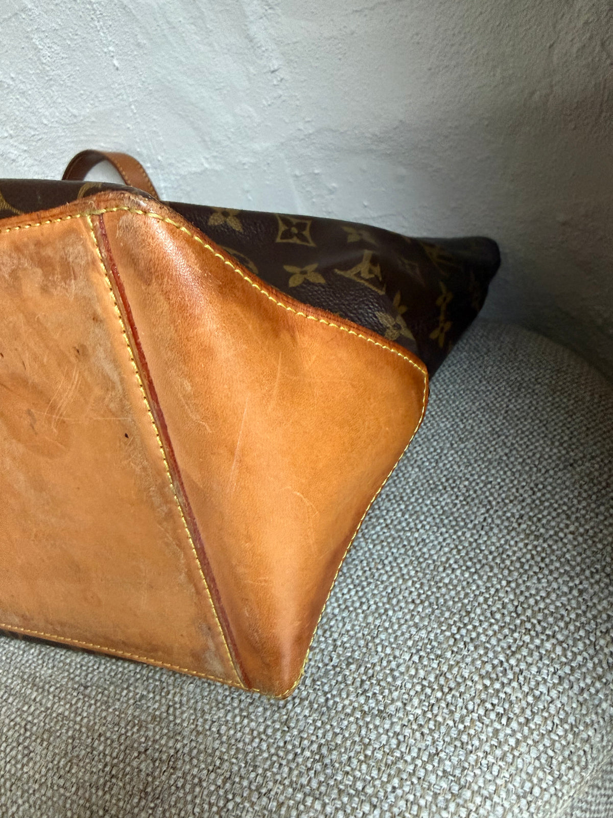 Louis Vuitton Cabas Mezzo