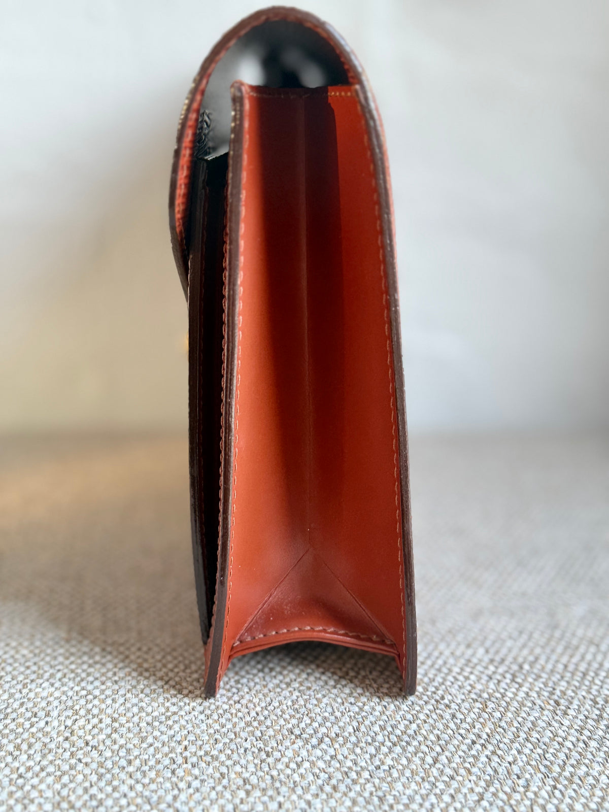 Louis Vuitton Dragonne Epi Clutch/crossbody bag