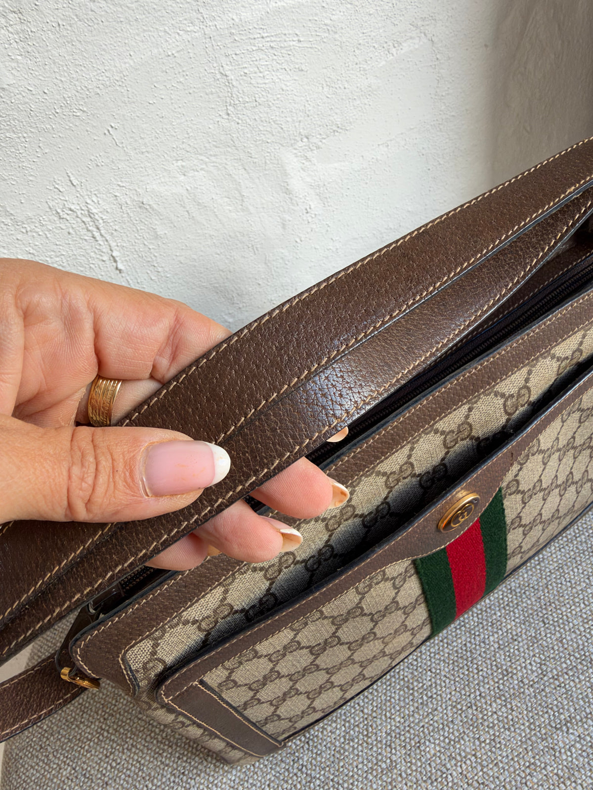 Gucci shoulder/cross body