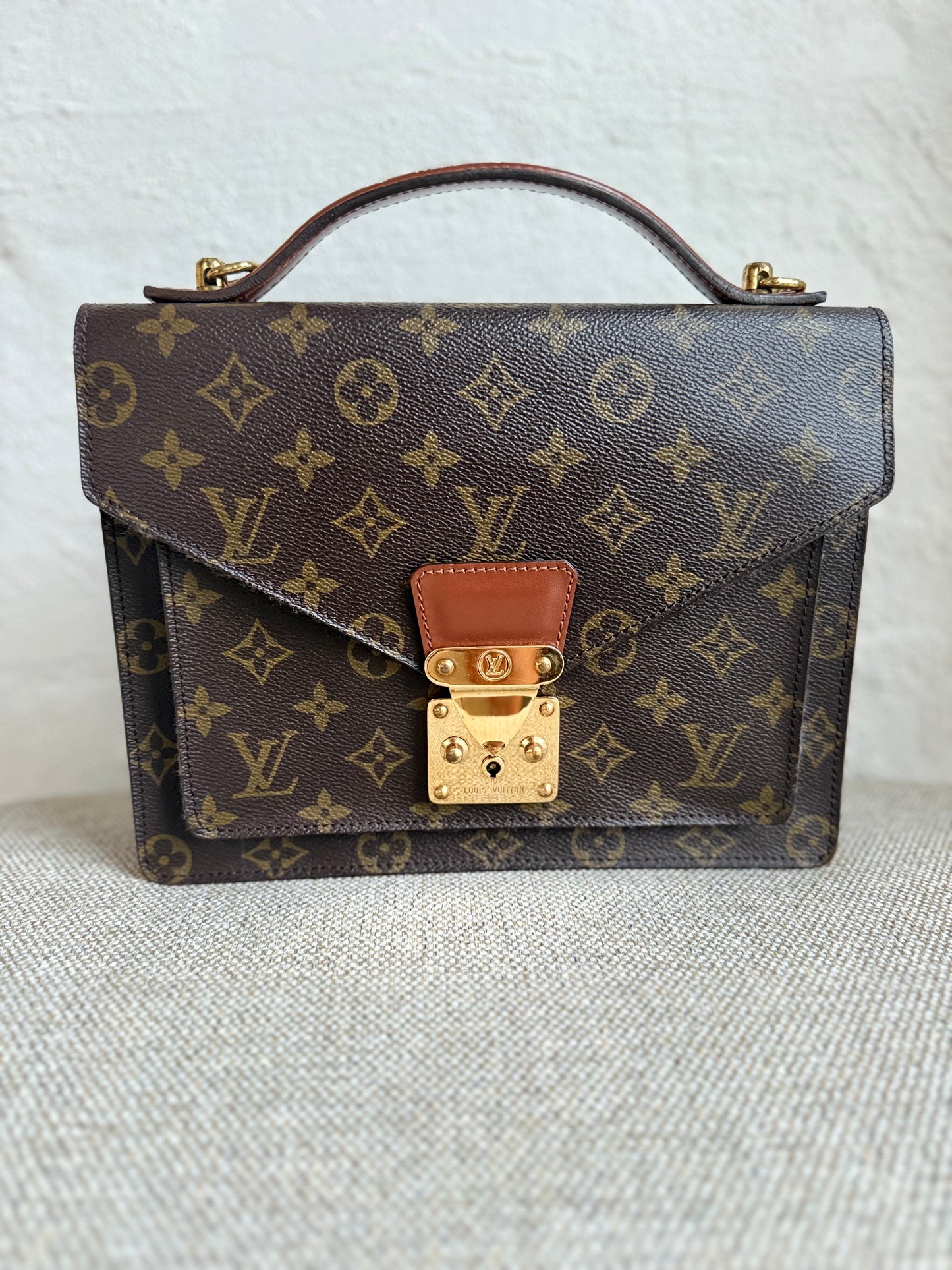 Louis Vuitton Monceau 26