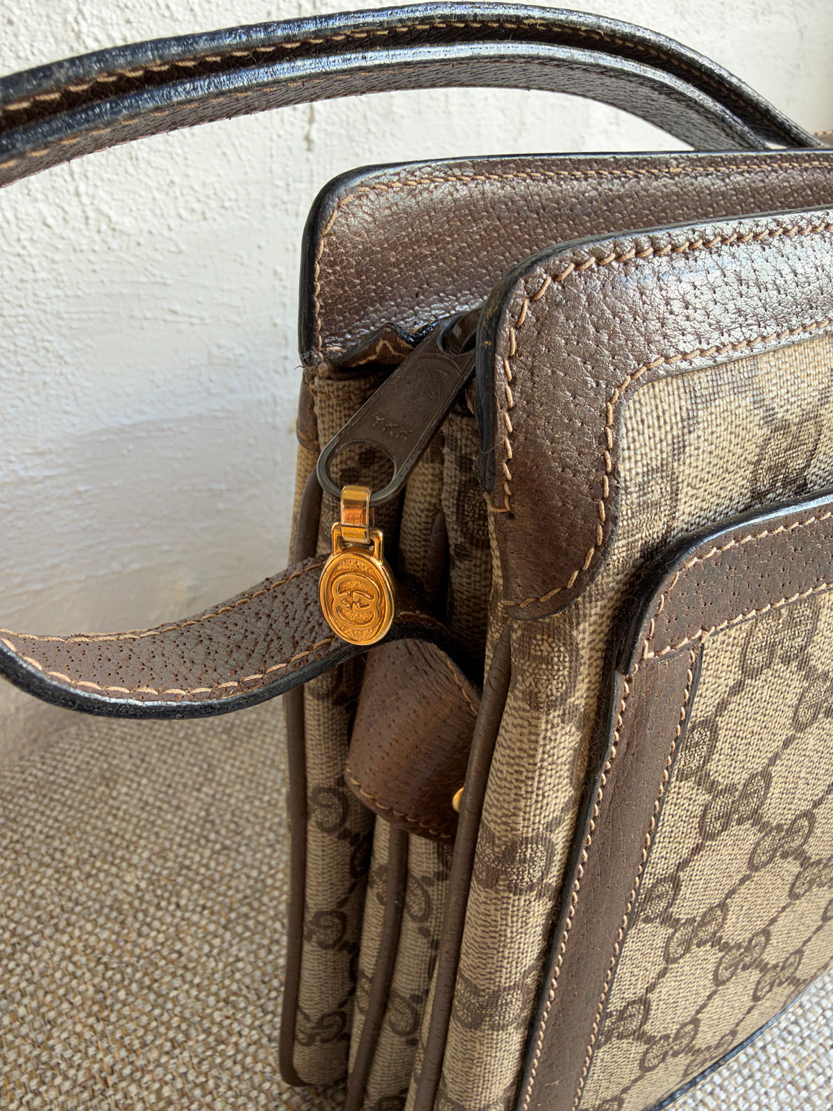 Gucci shoulder/cross body