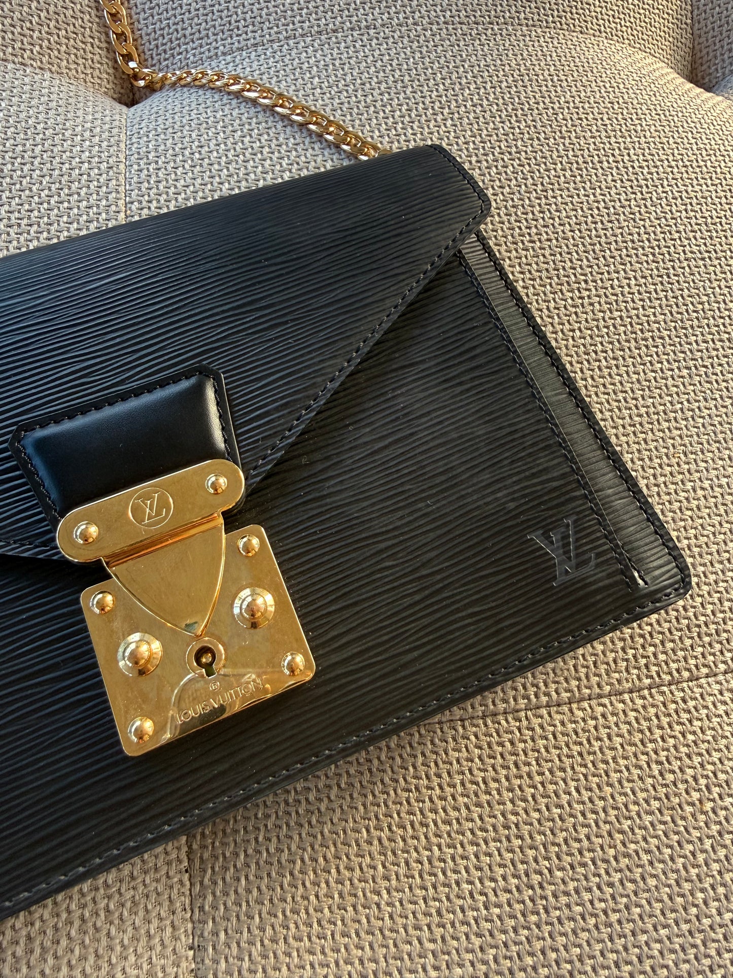 Louis Vuitton Epi Dragonne wrist/shoulder bag