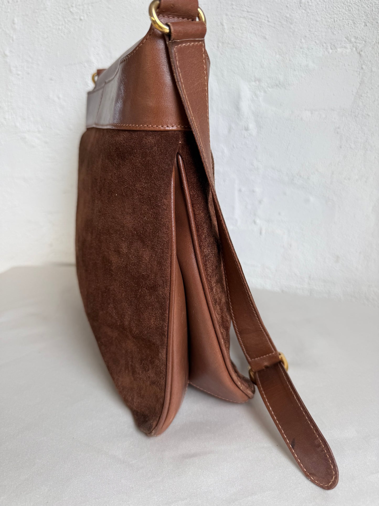 Gucci Suede Shoulder bag