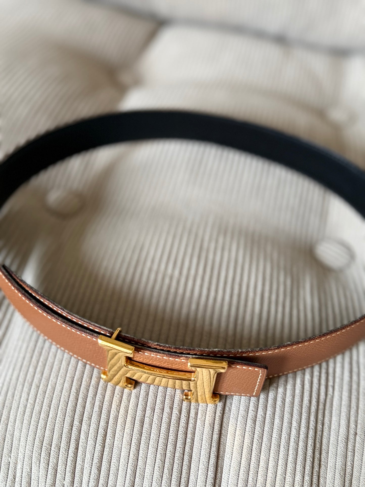 Hermés Reversible H belt