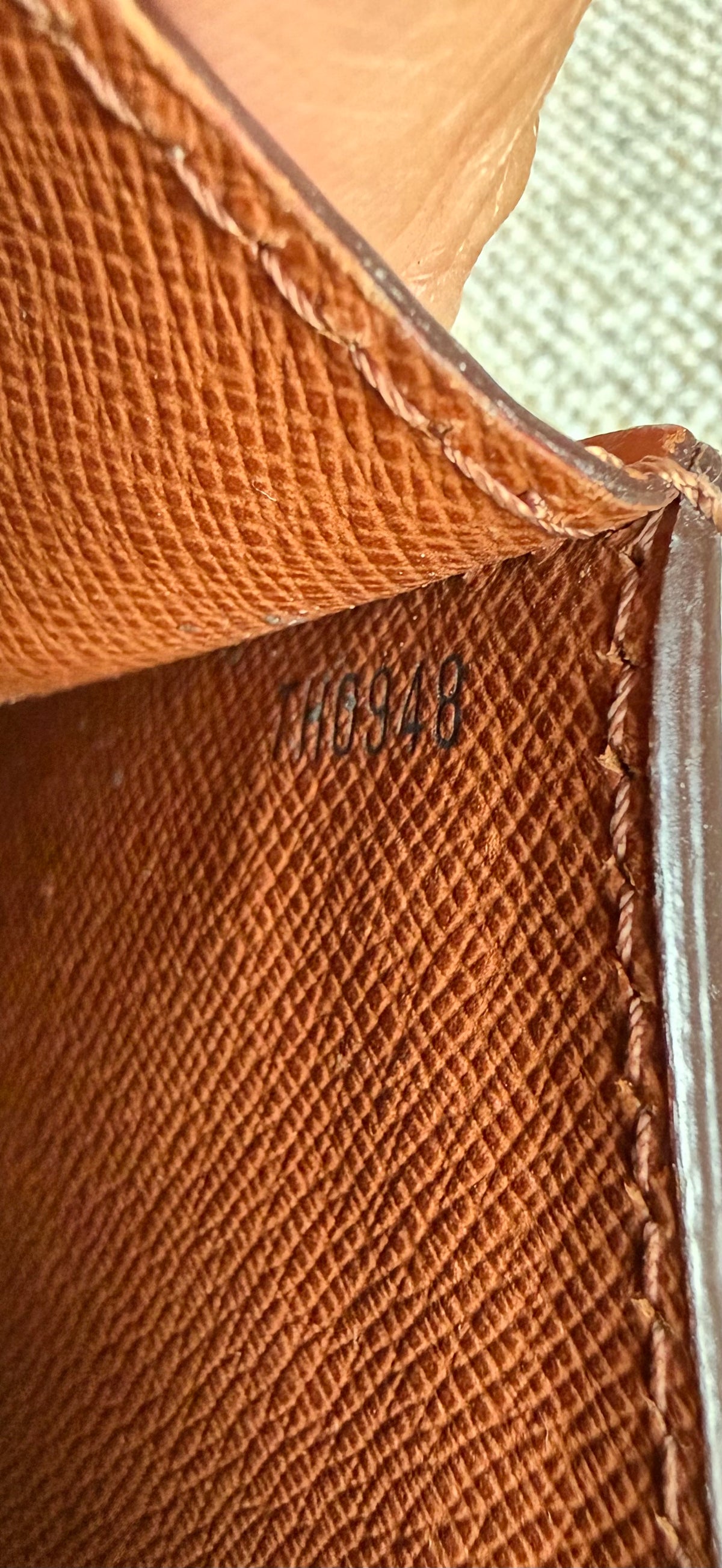Louis Vuitton Dragonne Epi Clutch/crossbody bag