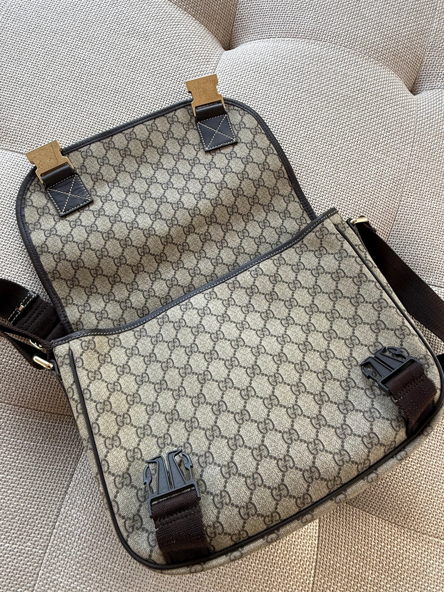 Gucci Messenger bag