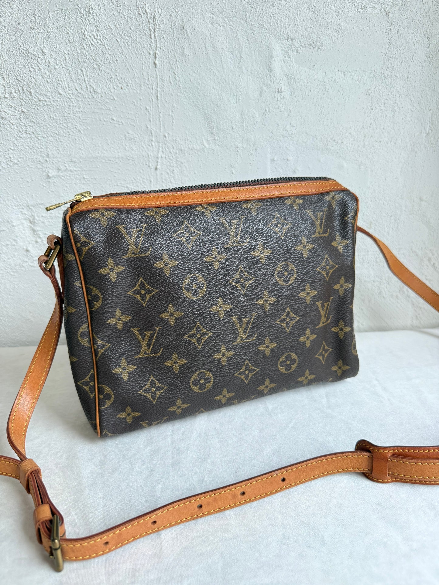 Louis Vuitton Tulle Lee