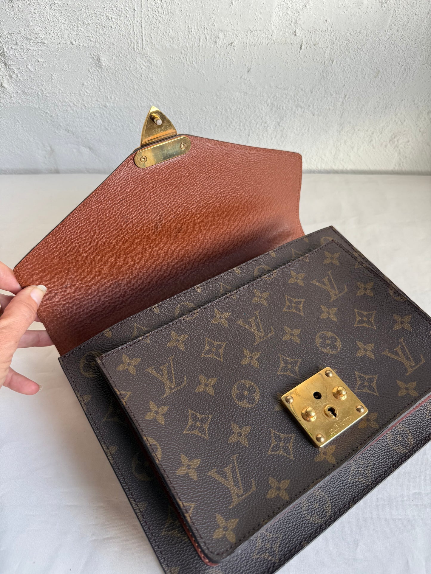 Louis Vuitton Monceau 28