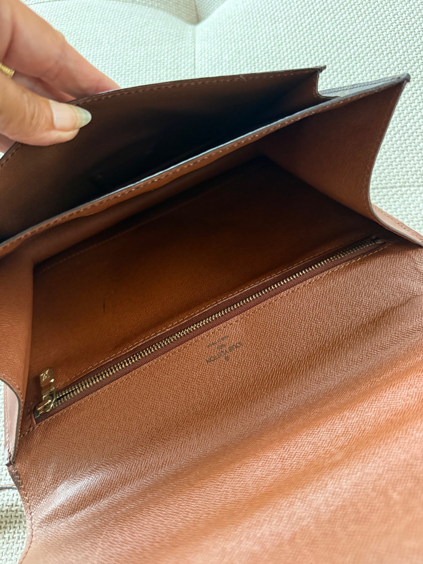 Louis Vuitton Monceau 26