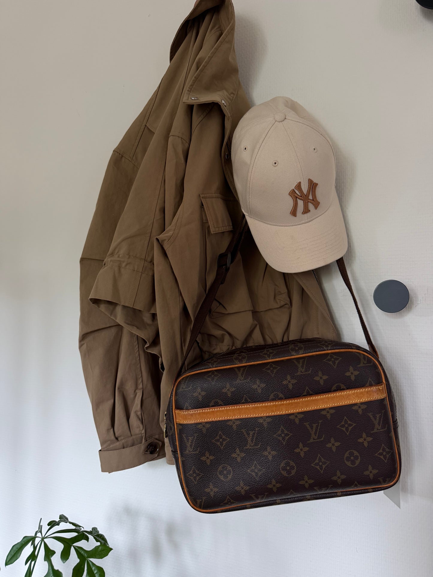 Louis Vuitton Reporter PM