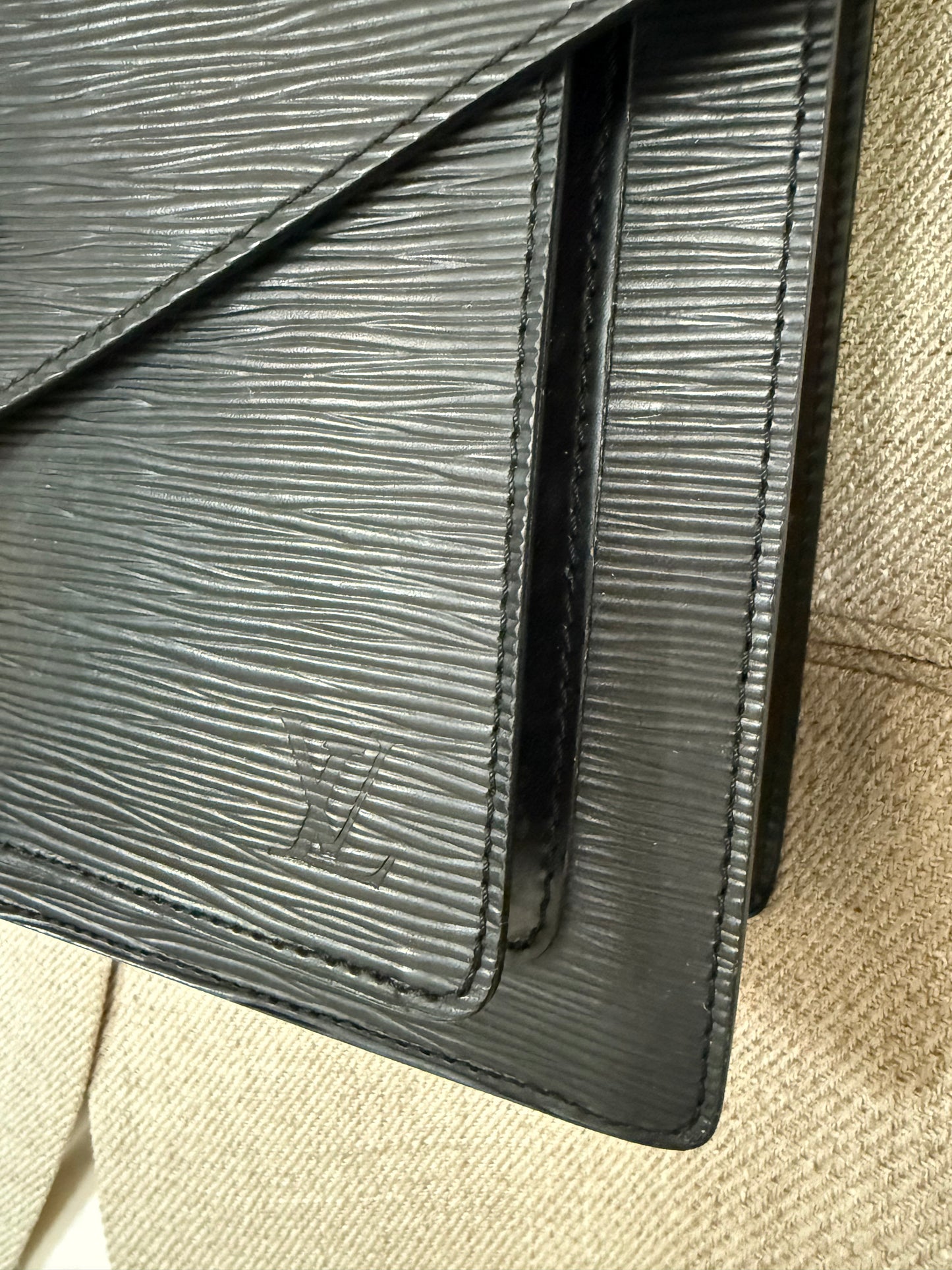 Louis Vuitton Monceau 28