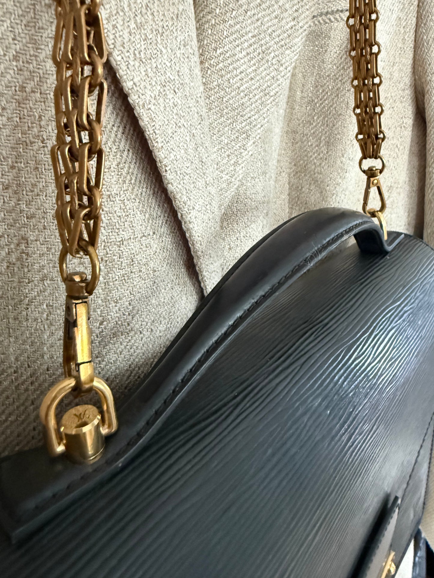 Louis Vuitton Monceau 28