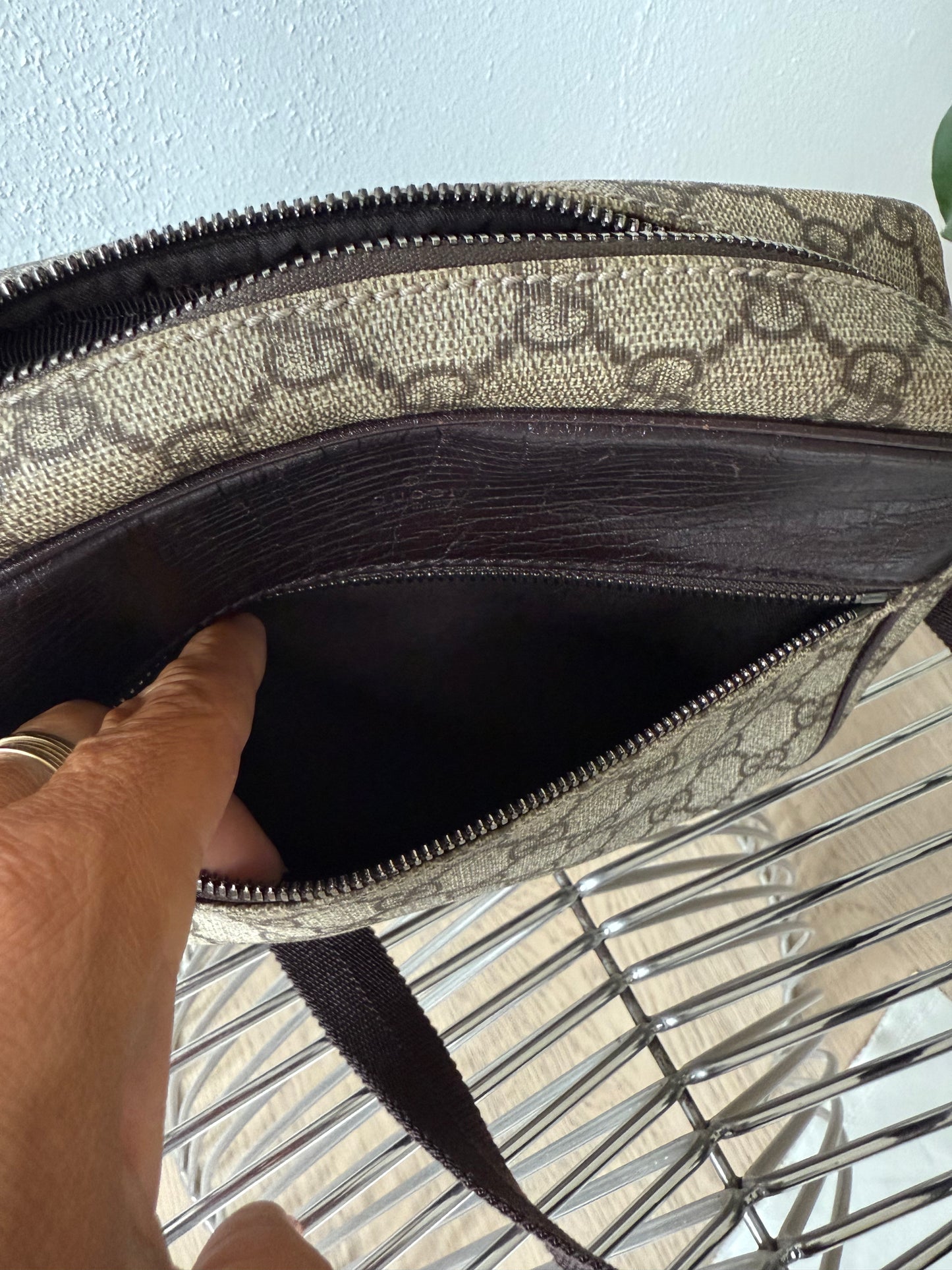 Gucci Crossbody bag