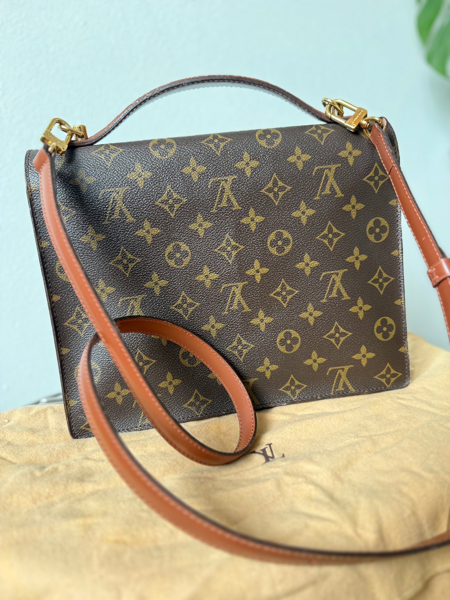 Louis Vuitton Monceau 28
