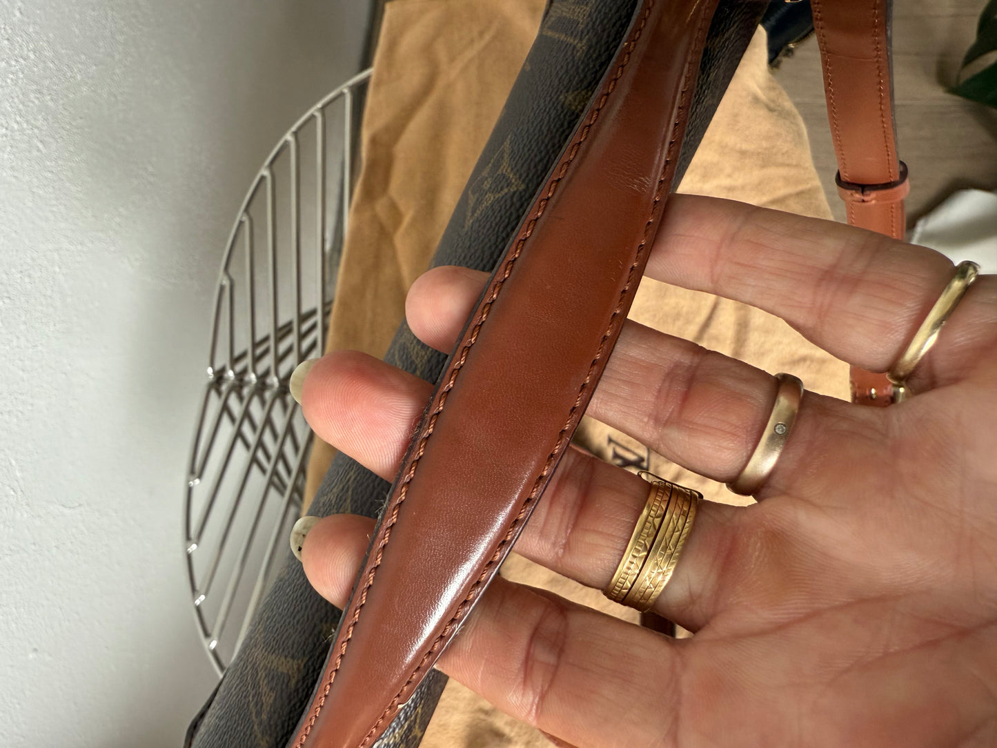 Louis Vuitton Monceau 28
