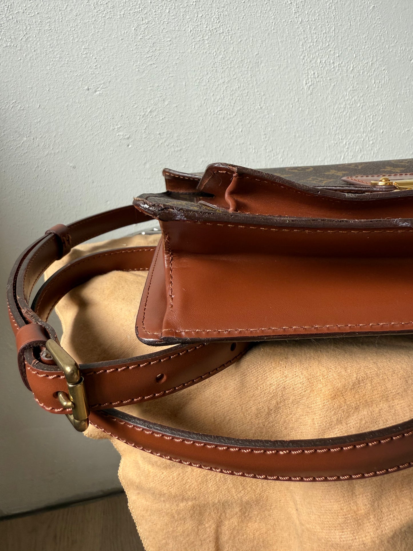 Louis Vuitton Monceau 28