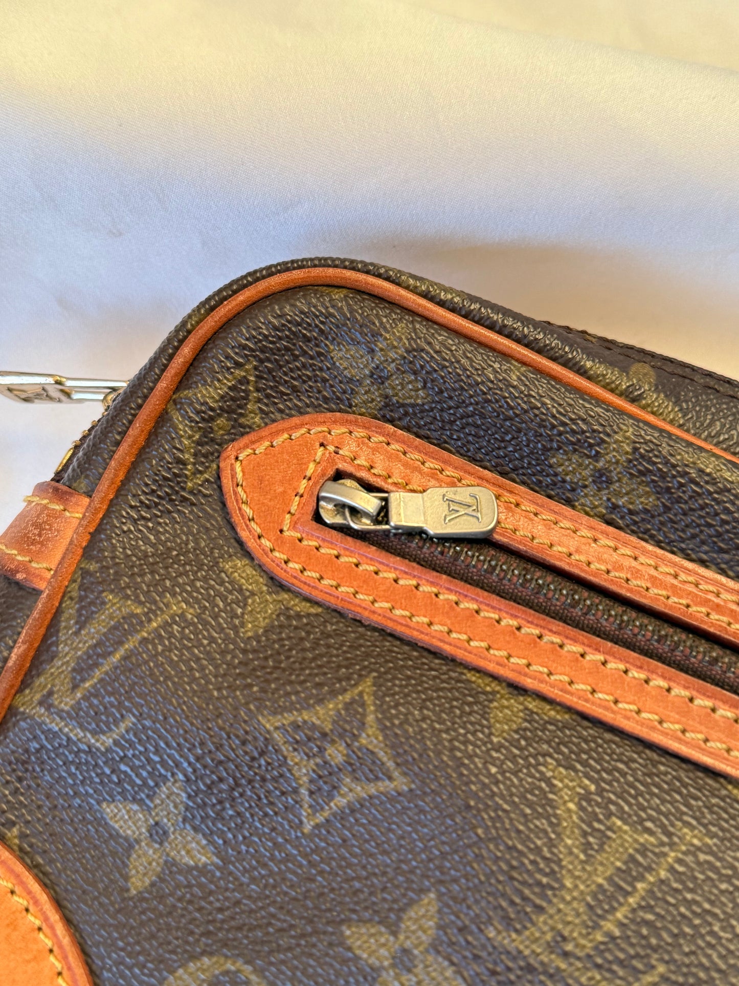 Louis Vuitton Marly Dragonne GM Clutch bag