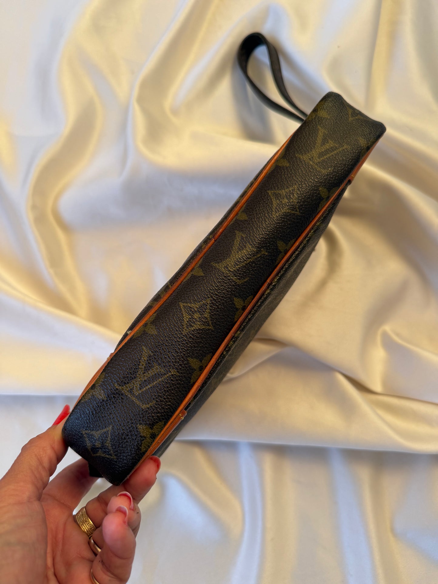 Louis Vuitton Marly Dragonne GM Clutch bag